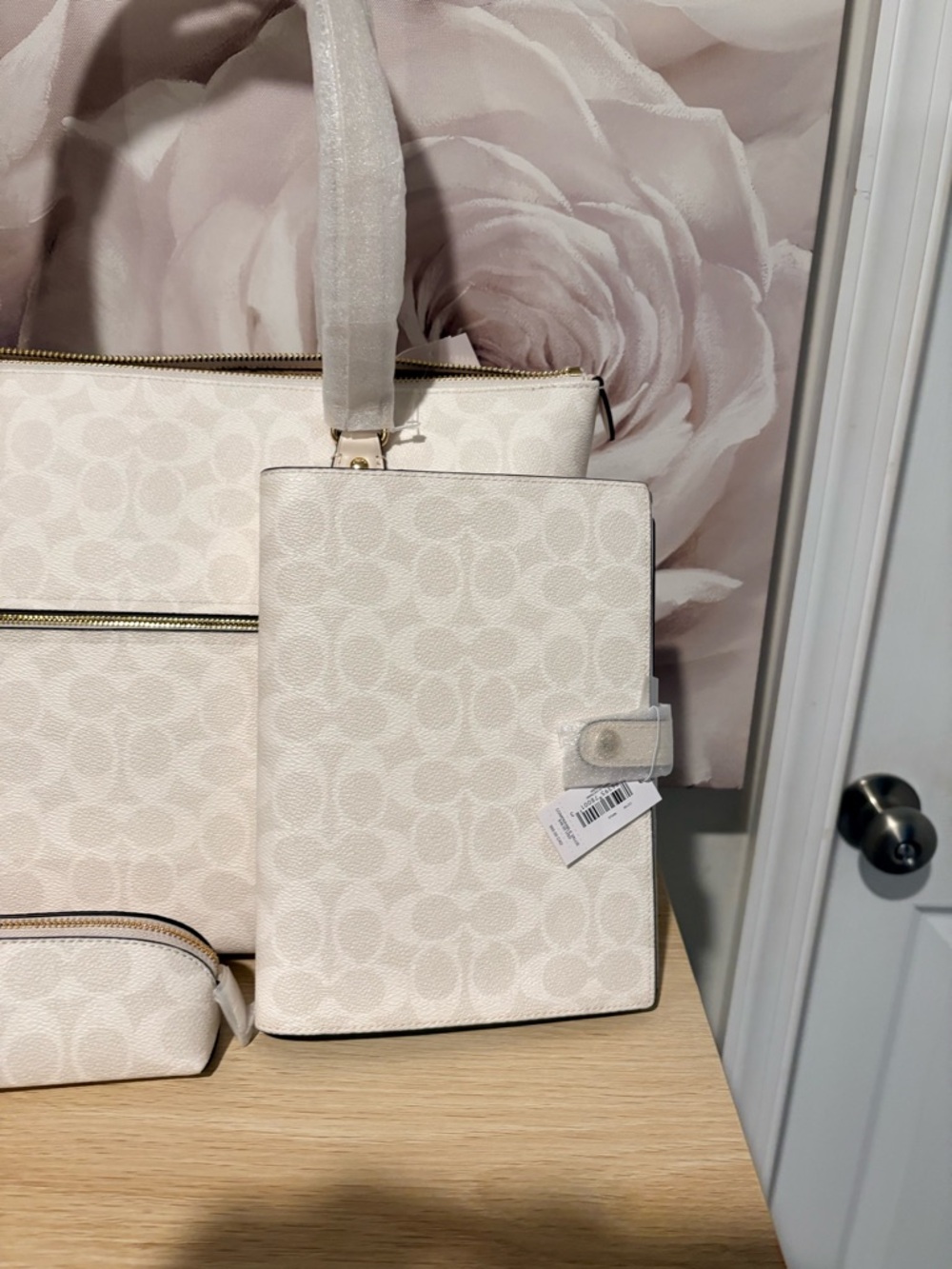 BNWT Authentic Coach Chalk Signature Bundle_Gallery Tote/Notebook/Lippie Case! - Picture 6 of 10